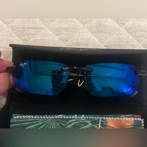 Maui Jim Men’s Rimless Sunglasses with Blue Mirrored Lenses